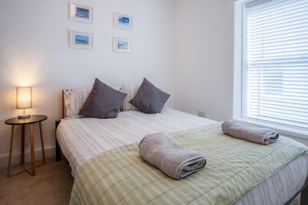 Taliesin - 5 Bedroom Holiday Home - Tenby