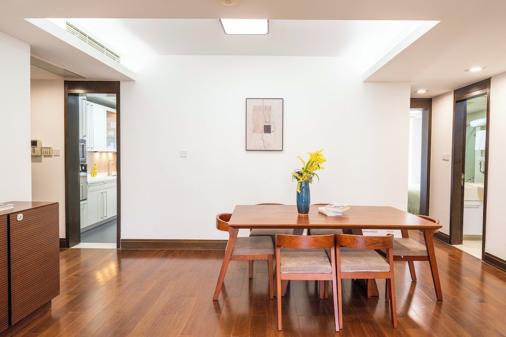 Tyms Premium 3BR 2BA Apt Walk to Metro