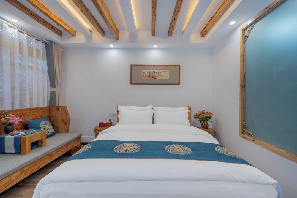 Yiyuan Snow Mountain View Historical Naxi House - Lijiang Old Town Mufu branch