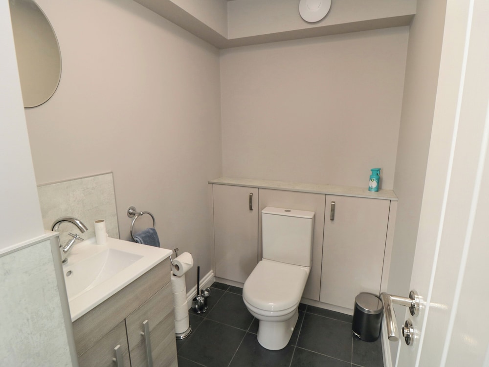 1 Staveley Cottages