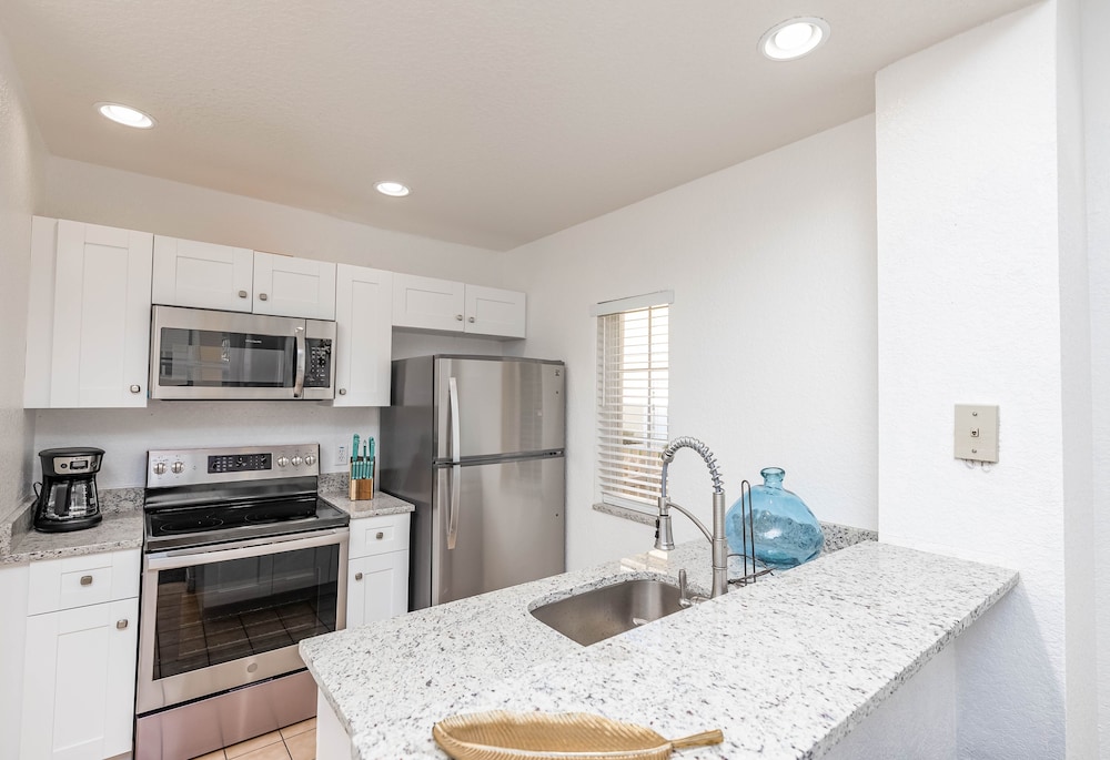 Fantastic Townhouse with a themed room near Disney by RedAwning view 4