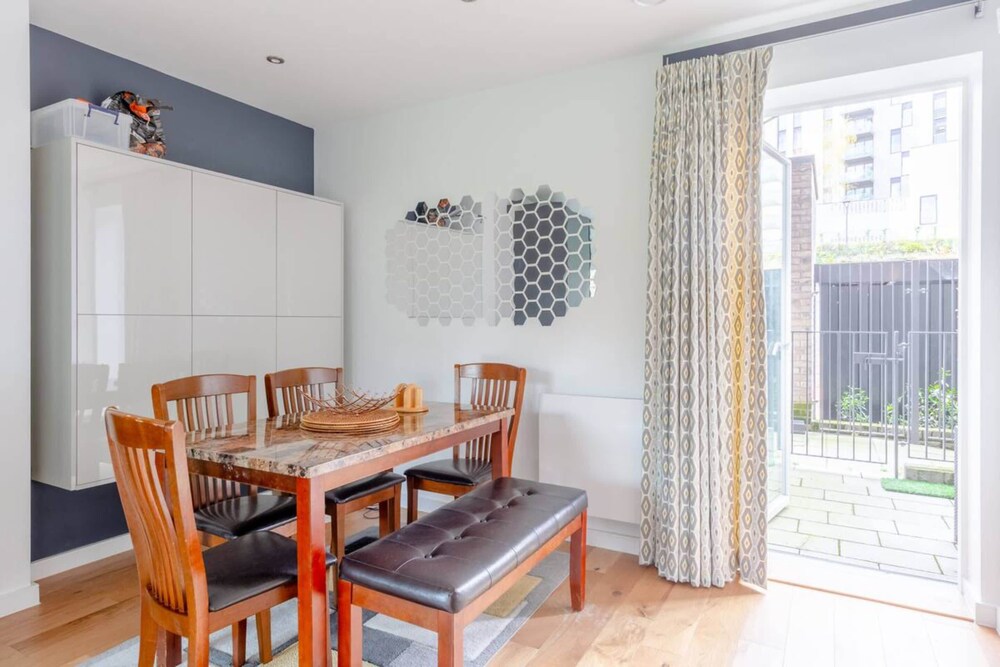Spacious & Family Friendly 3BD House - Stratford
