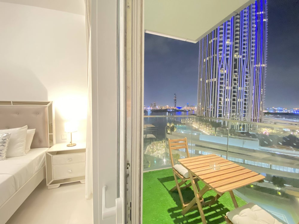 Lux BnB The Grand Creek Harbor Views