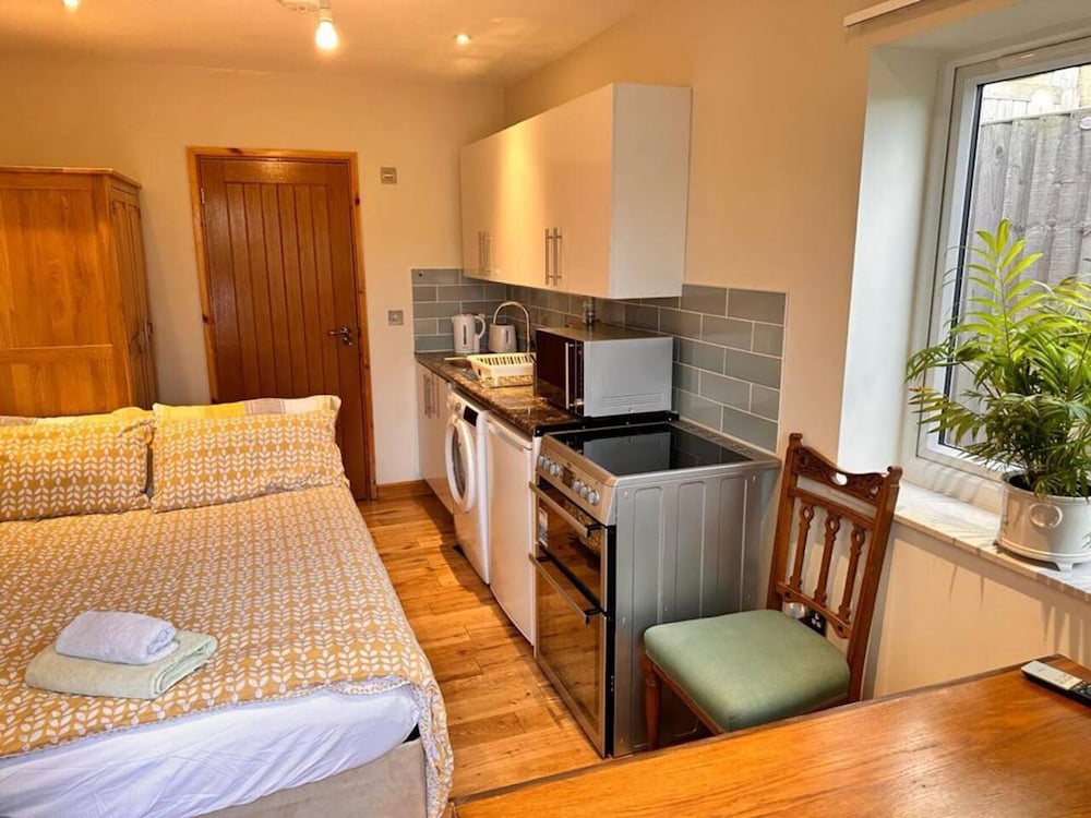 Fab Studio Room in Botley, Oxford view 4