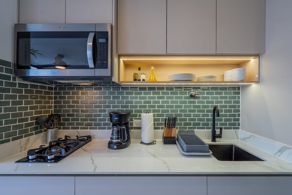 w Majestic 1BR w Beautiful View in Calle 50