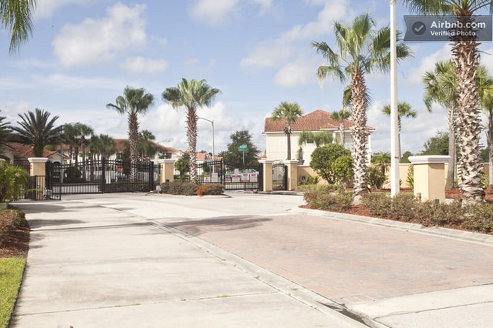 Orlando and Kissimmee Town homes by MyOrlandoStay