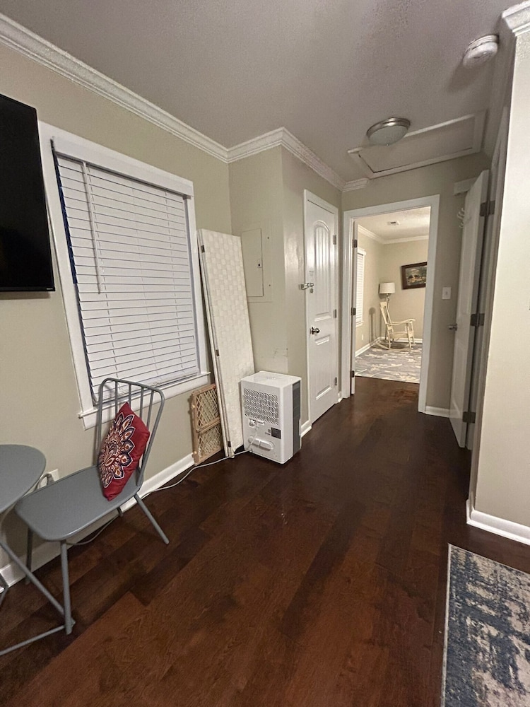 Schiffman Northeast Nook