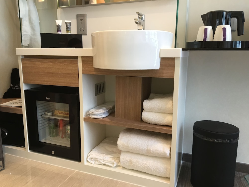 Mercure Singapore Bugis 17