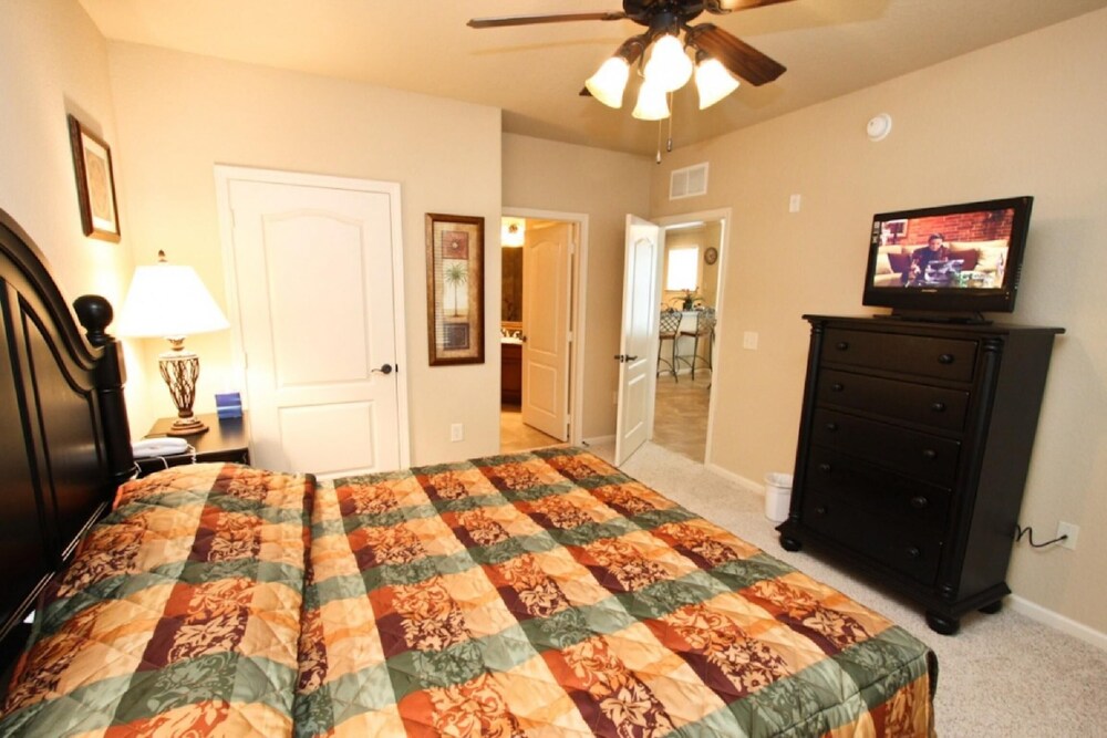 907 Bella Piazza view 4