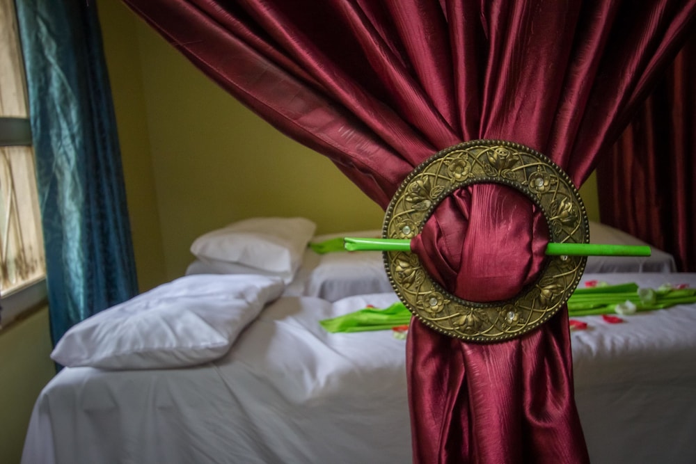 Emirina Travel Hotel