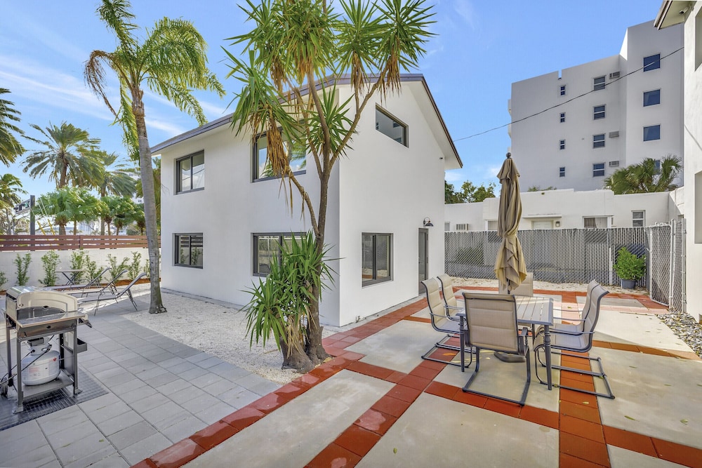 Lux Villa 3br 2ba Steps to Beach view 5
