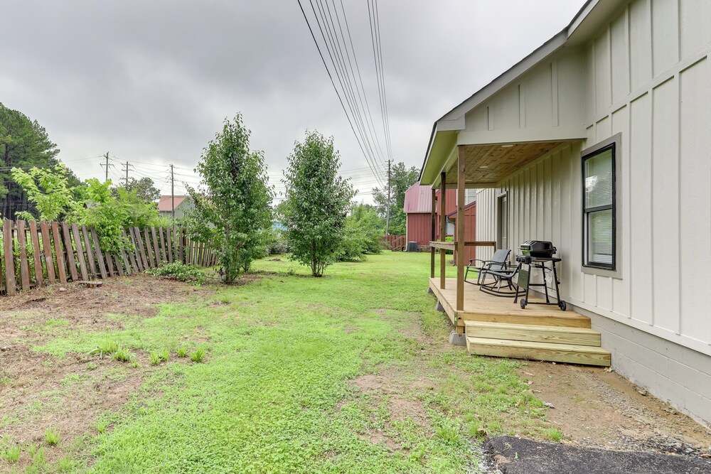Walk to River: Newly Built Home in Heber Springs!