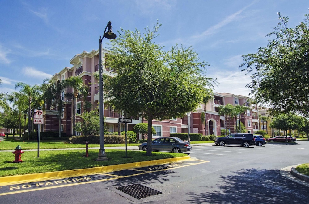 Luxurious 3BD Home Close to Convention Center and Themed Parks! #3vc209