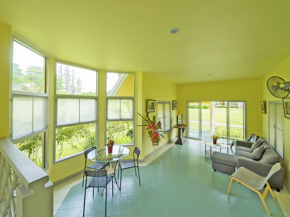 Brookside Valley Resort
