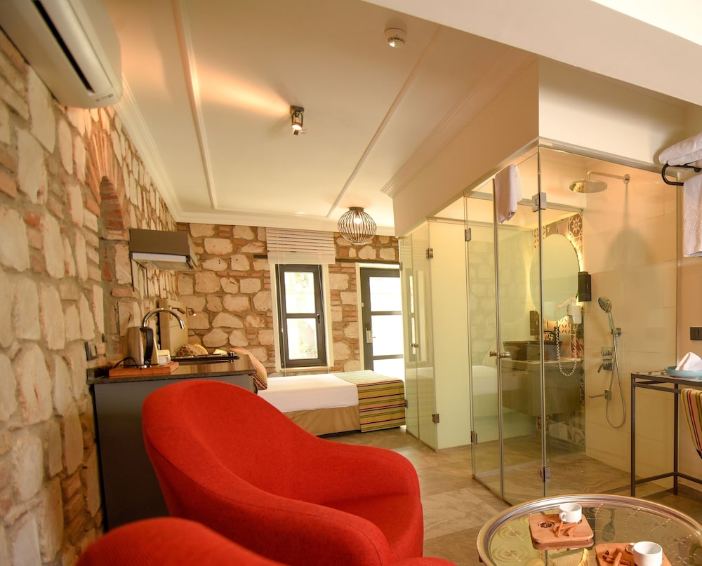 Magnificent Studio Flat Patio FIREZYA