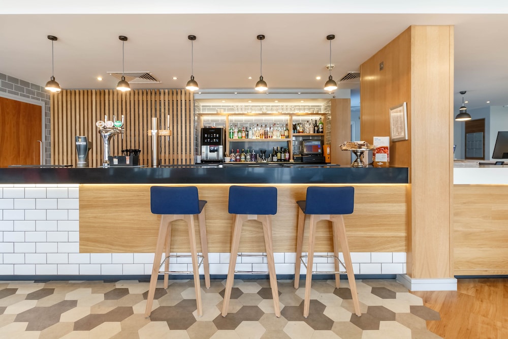 Walsall Vacations - Holiday Inn Express Walsall M6J10, an IHG Hotel - Property Image 10