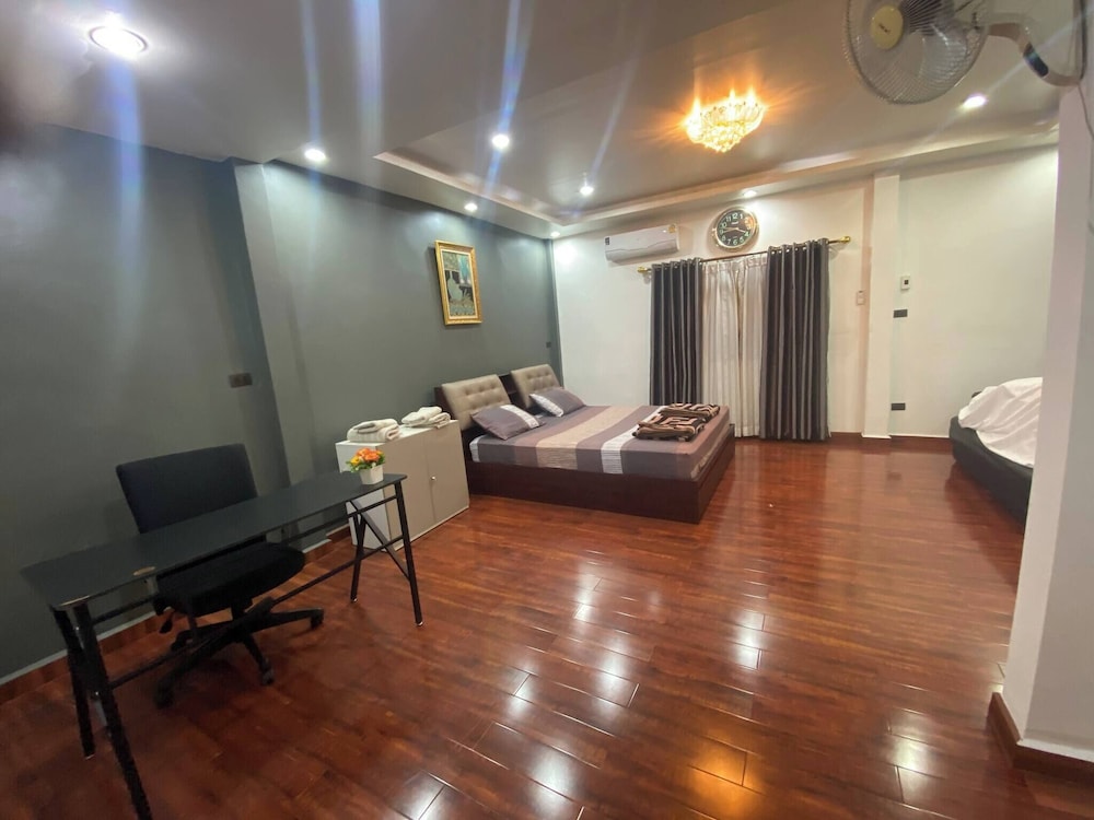 Beautiful 2 Story Newly Renovated Bungalow House