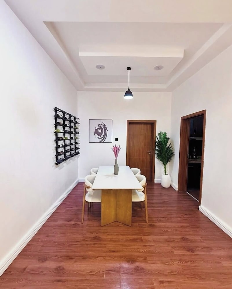 Devon's Villa and Apartment
