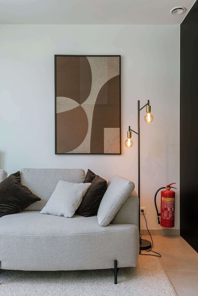 Huswell x Bel Air - Modern City Apartment With Terrace Designer Touches
