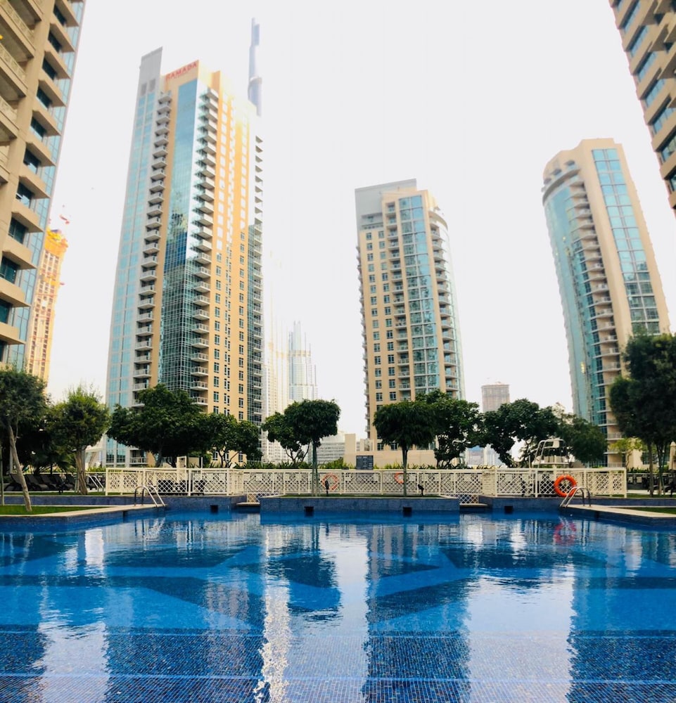 Luxury 2BR Downtown Apt With Burj Khalifa View