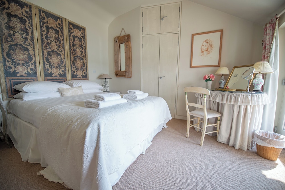 Curlew House