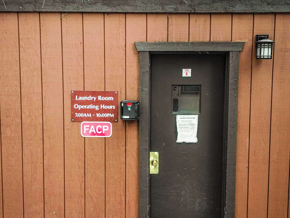 Sierra Pines Retreat Sleeps 6!