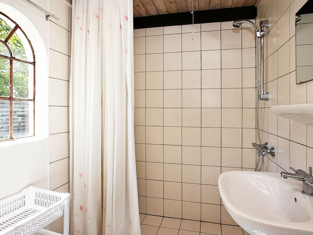 6 Person Holiday Home in Veslos-by Traum view 4