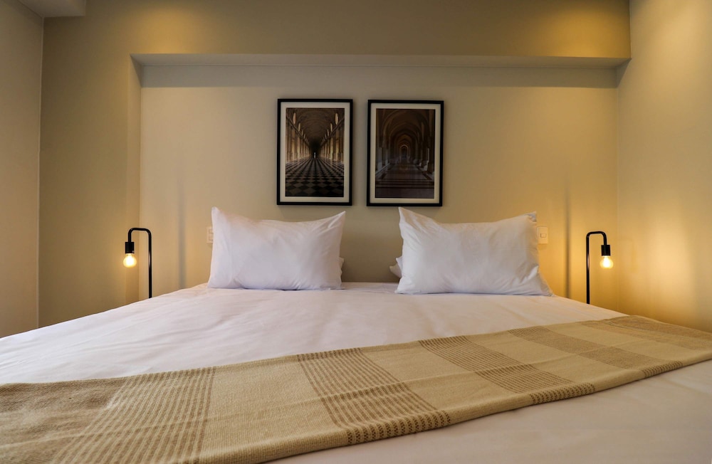 w Charming 2BR w Balcony in Miraflores