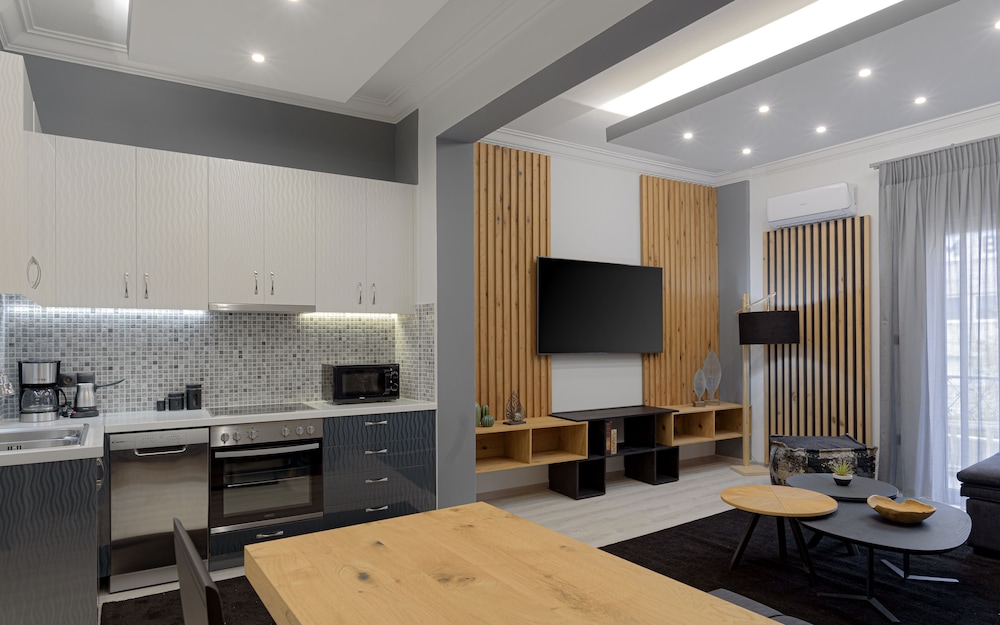 Acropolis Deluxe Apartment