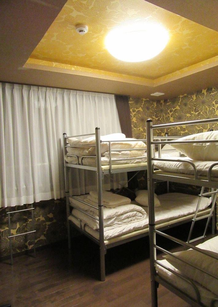 Guest house TIGA - Hostel