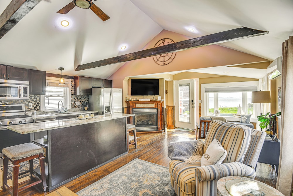 Walk to Beach: Water-view Abode in Portsmouth!