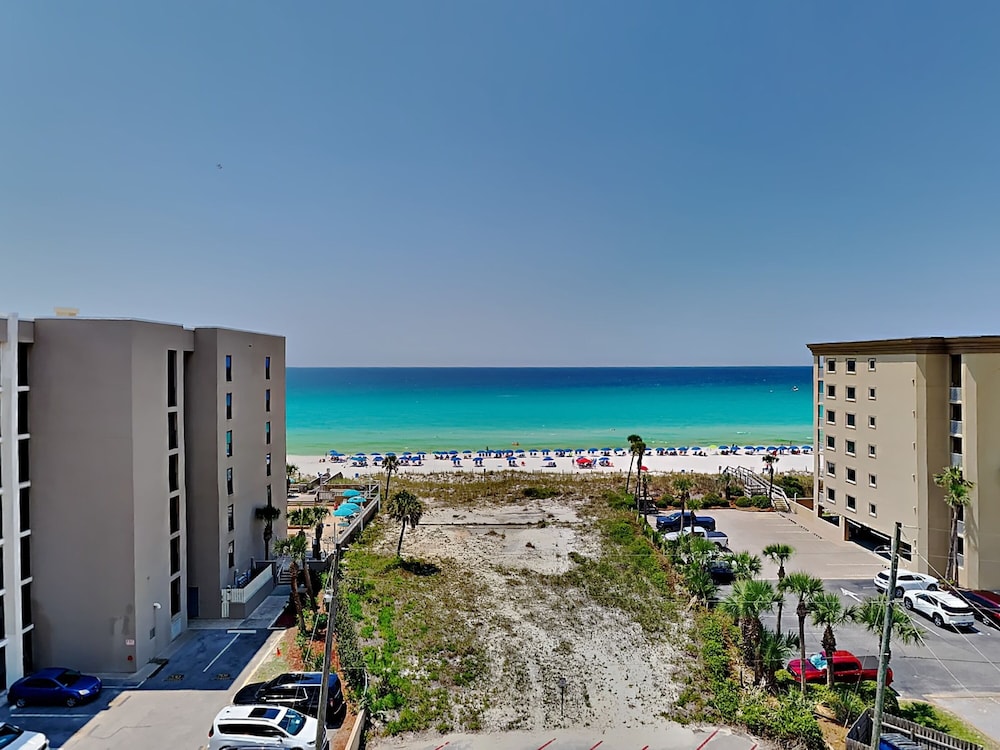 Emerald Isle Fort Walton Beach by Southern Vacation Rentals