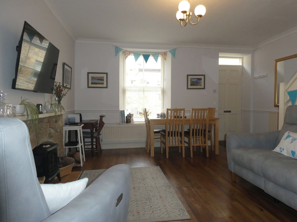 Aln Cottage