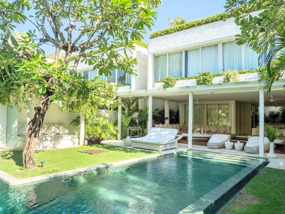 Eden The Residence at The Sea Seminyak - Image 1
