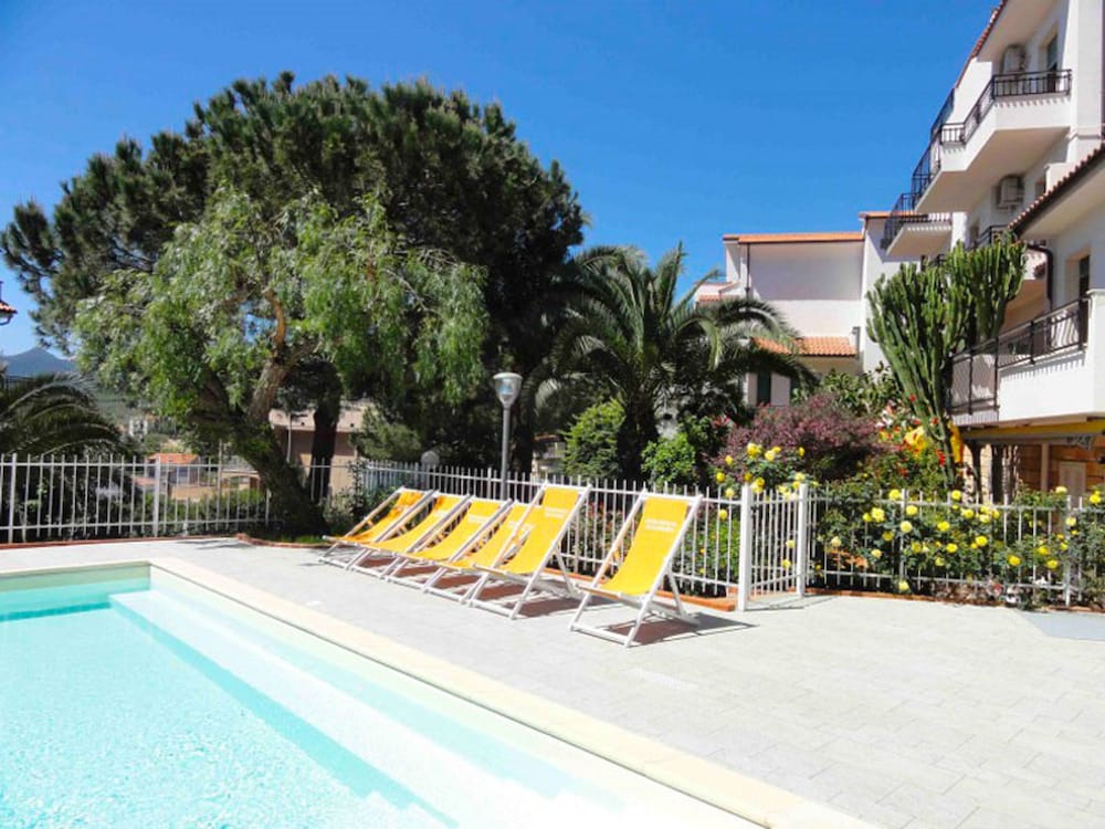 Residence Dei Fiori Pietra Ligure Two-room Apartment 5 People Comfort photo 3
