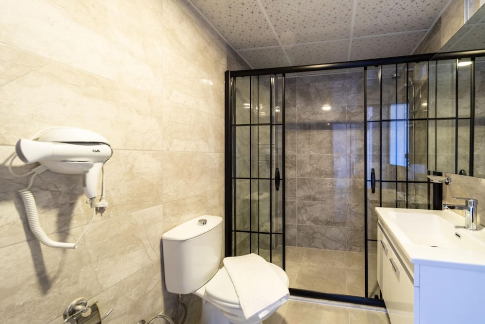 Modern Flat With Balcony Close to Beach in Aksu