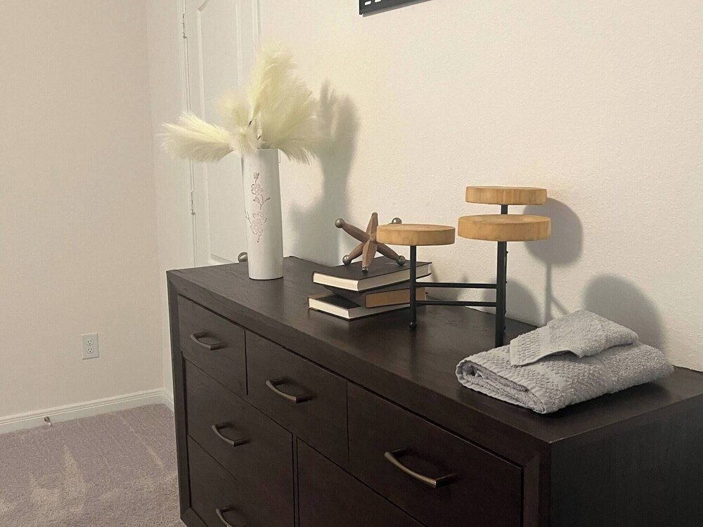 Summerhouse Villa 4br 2 and Half ba Home