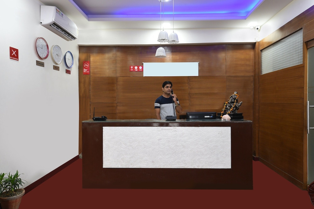 OYO 8500 Hotel Sun Palace Residency