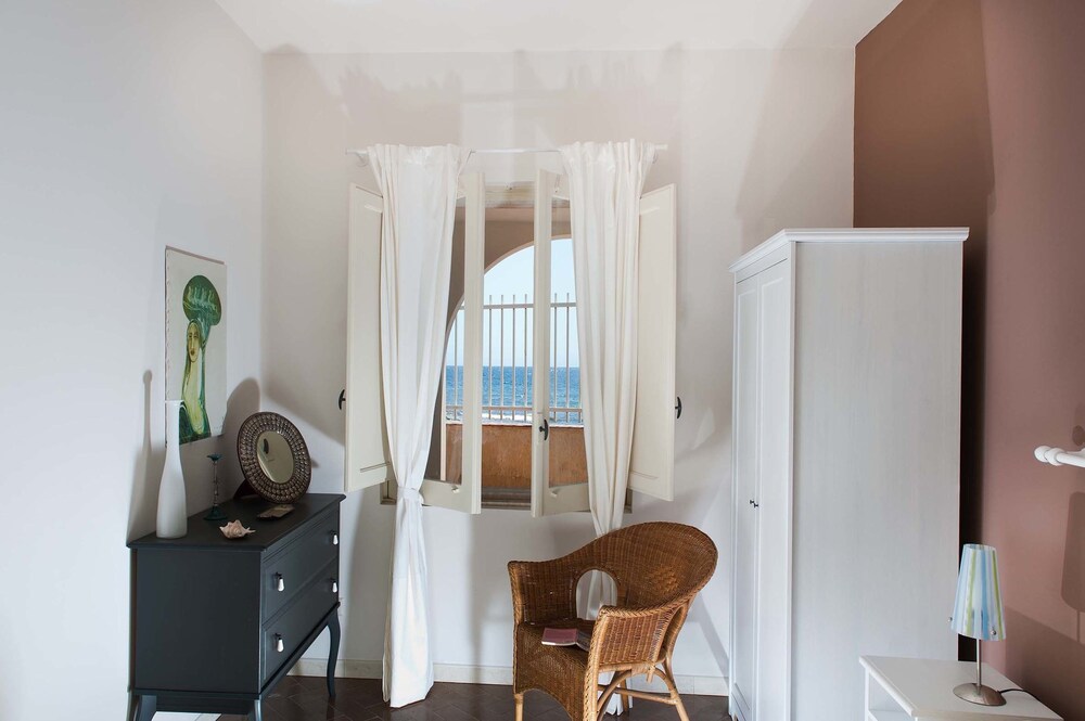 Brezza Marina en Noto — hotel room