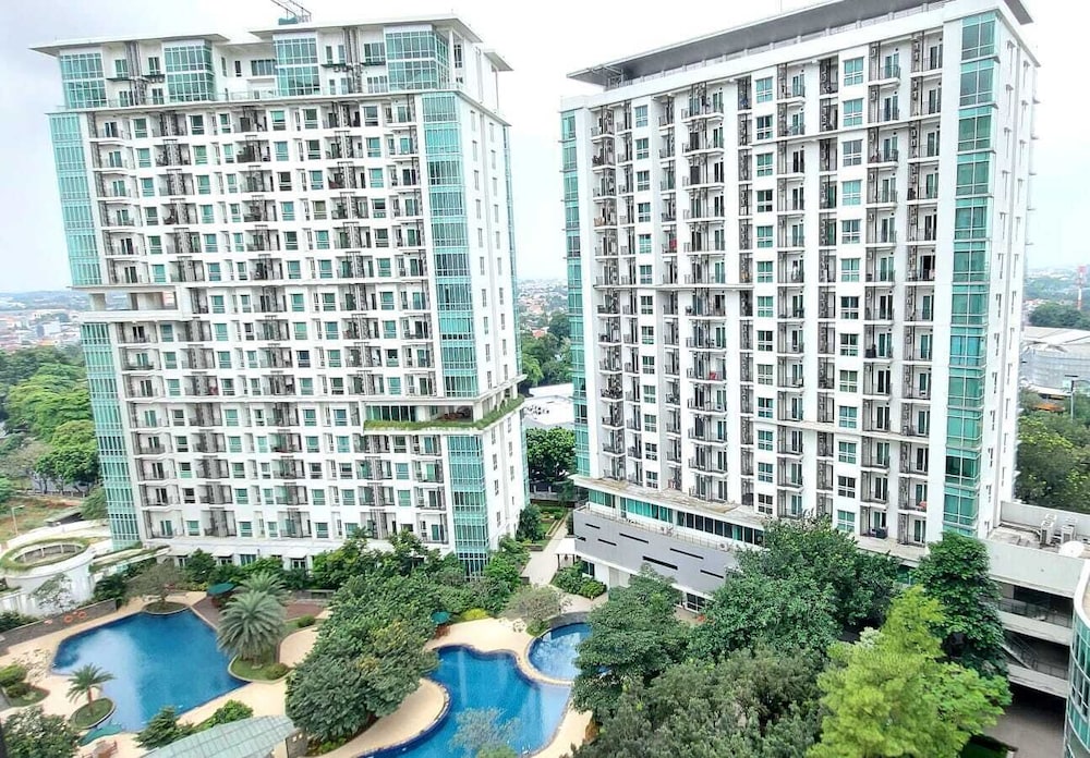Good Location 2Br Apartment At Woodland Park Residence