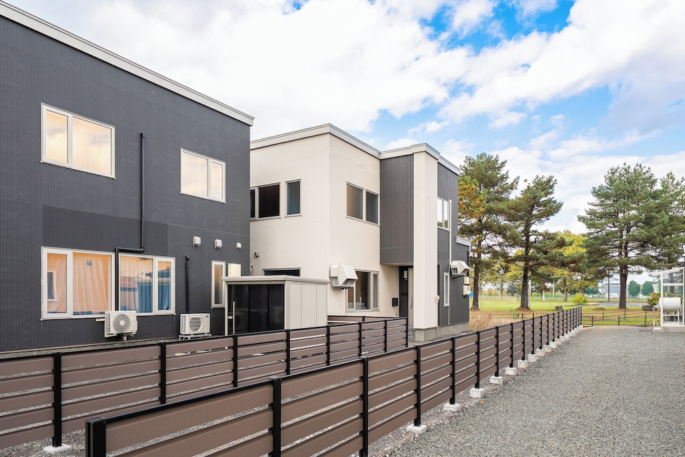 THE SHIMMER FURANO