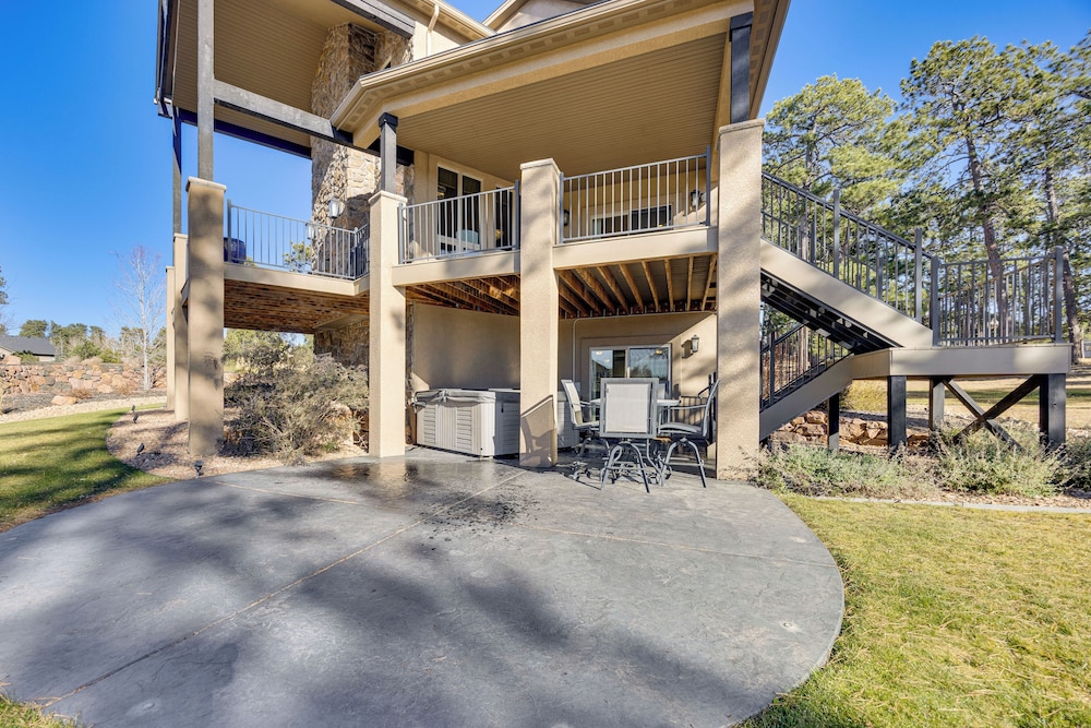 Hot Tub & Games Galore! Colorado Springs Retreat