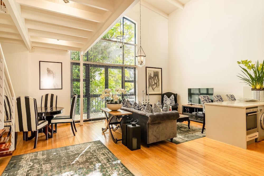 The Ivy Apartments