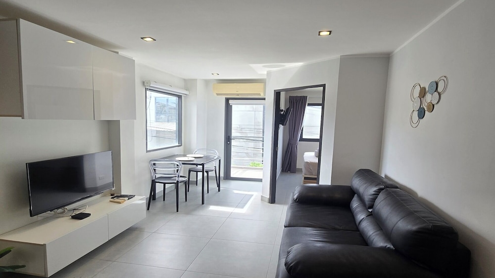 Island Escape 1BR T1-206