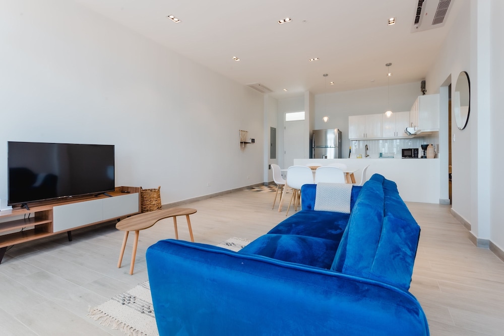 w Fabulous 2BR w Balcony in Panama