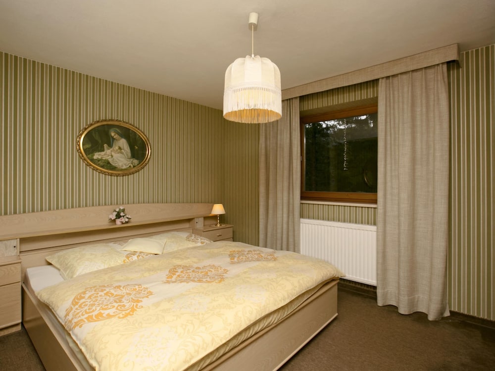 Heavenly Apartment in Wängle Tyrol near Walking Trails view 4