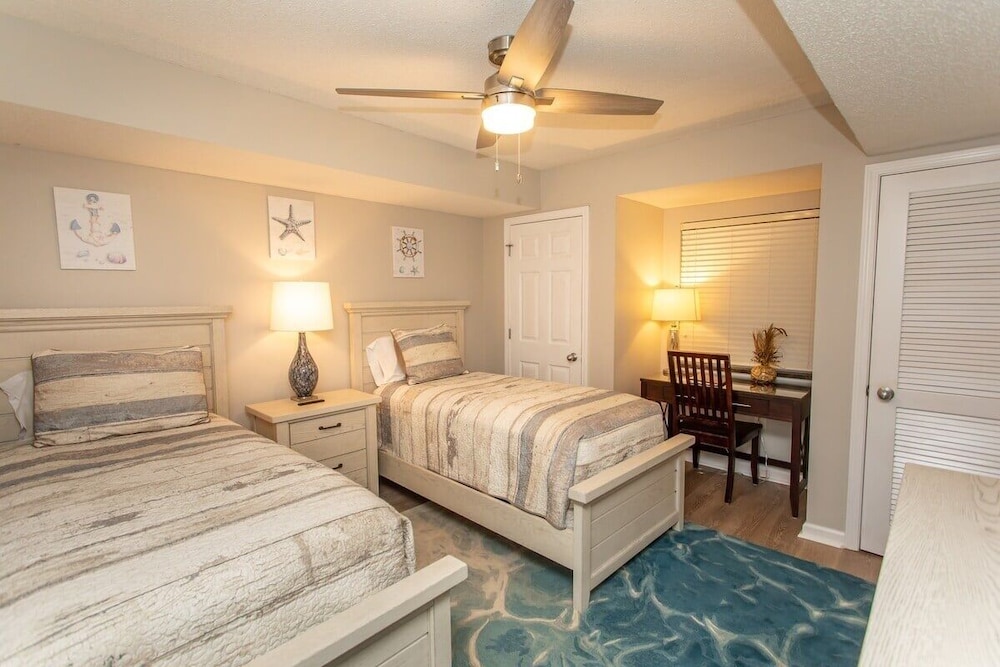 Yacht Club 1-1103 3 Bedroom Condo