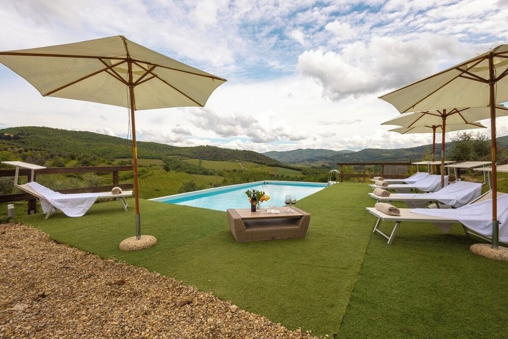 Villa Chianti With Pool Near The Vineyard