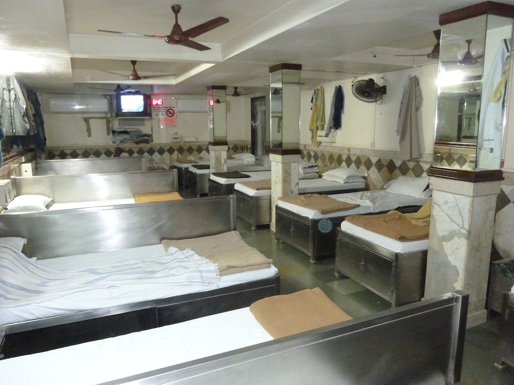 Yadgar Guest House