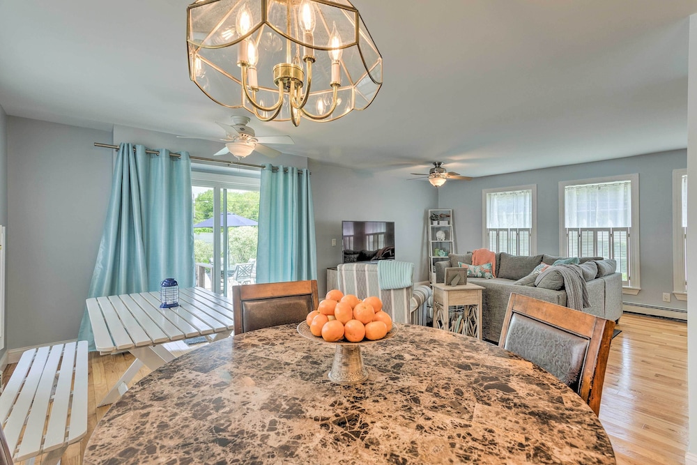 South Kingstown Vacation Rental: 2 Mi to Beach!